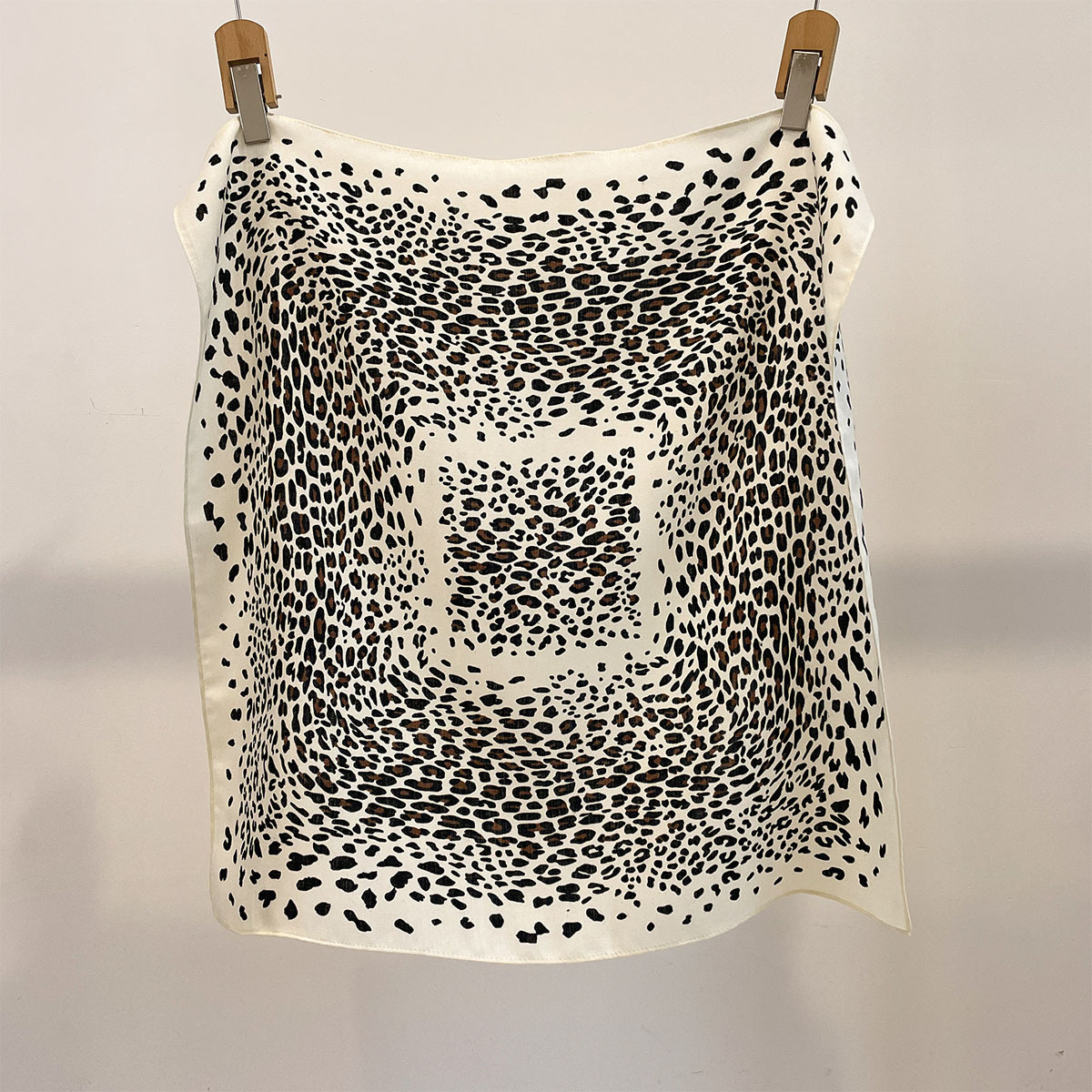 Vintage Fashion Hijab - Leopard Print 68x68cm Silk Scarf Women