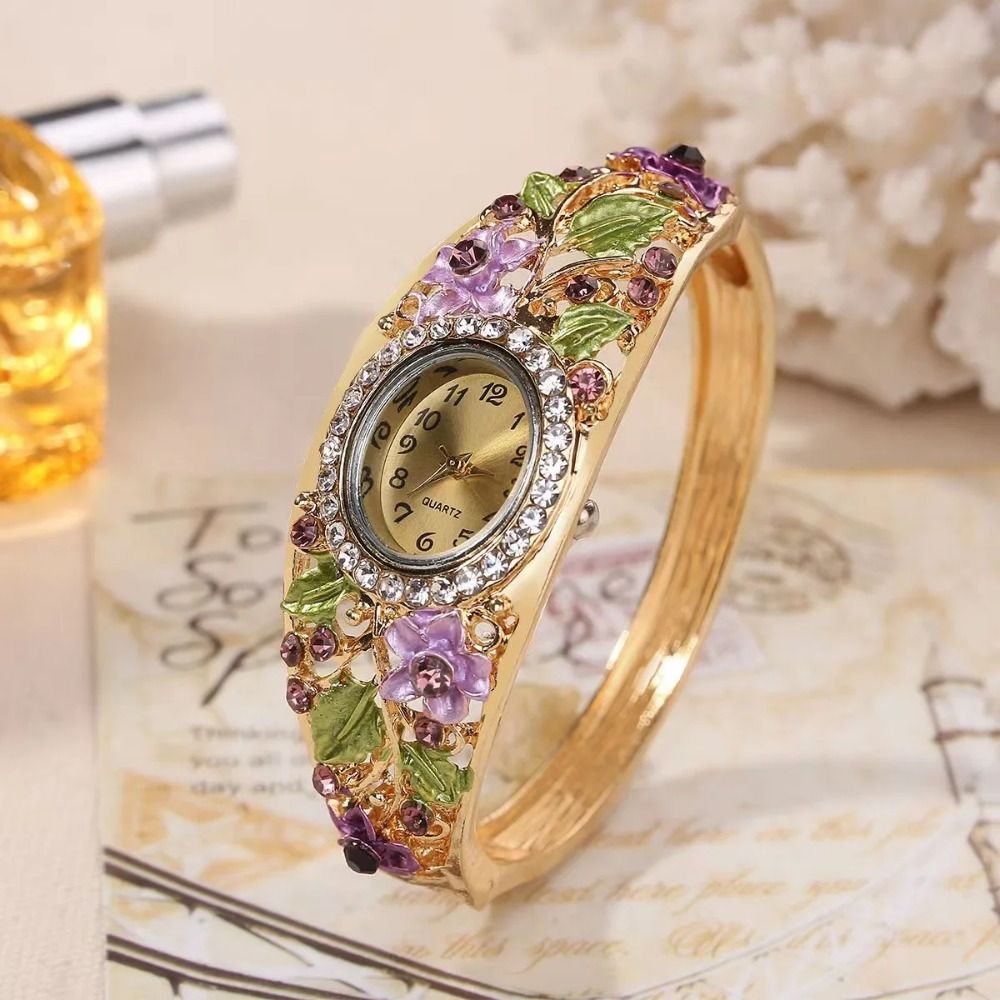 Vintage Fashion Week - Rich In Flowers Vintage Watch Round